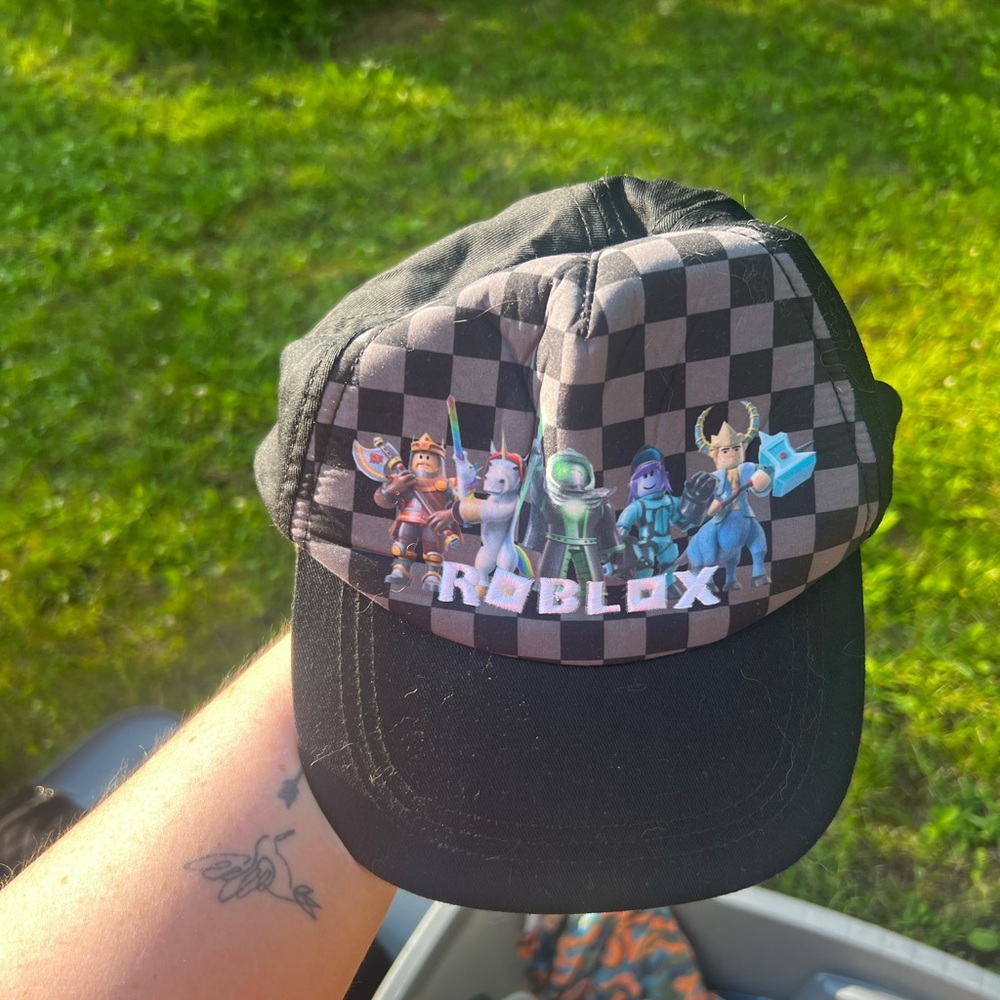 🎮Youth Roblox Hat, Great Condition! 🧢